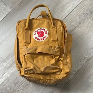 Fjallraven Kånken Backpack in Mustard Yellow